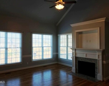 1333 Center Street - Photo Thumbnail 2