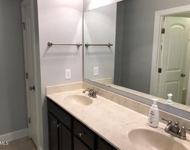 1333 Center Street - Photo Thumbnail 22