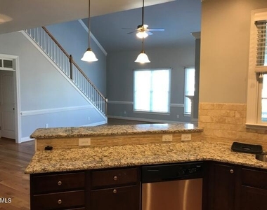 1333 Center Street - Photo Thumbnail 6