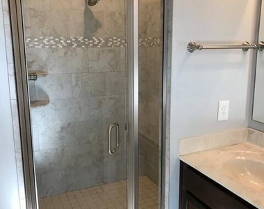1333 Center Street - Photo Thumbnail 11