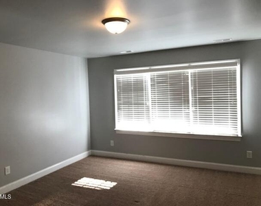 1333 Center Street - Photo Thumbnail 17