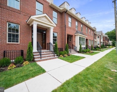 262 W Ashland Street - Photo Thumbnail 15