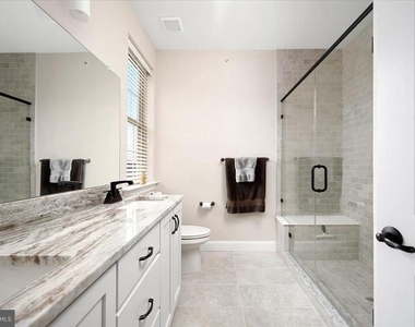 262 W Ashland Street - Photo Thumbnail 8