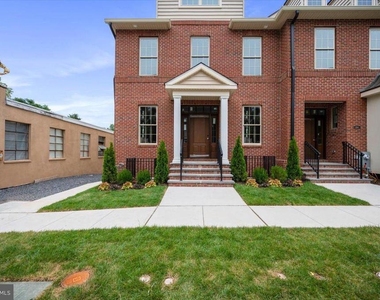 262 W Ashland Street - Photo Thumbnail 1
