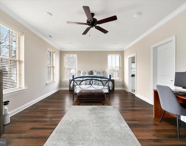 262 W Ashland Street - Photo Thumbnail 7