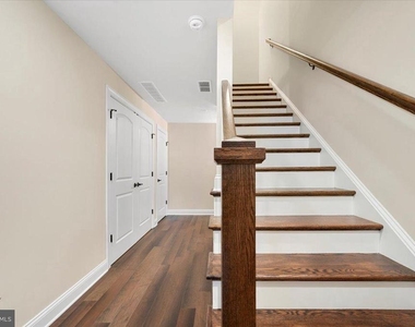 262 W Ashland Street - Photo Thumbnail 10