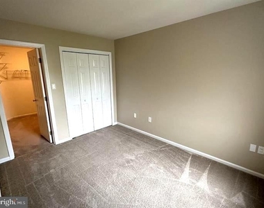 163 Hawthorne Court - Photo Thumbnail 32