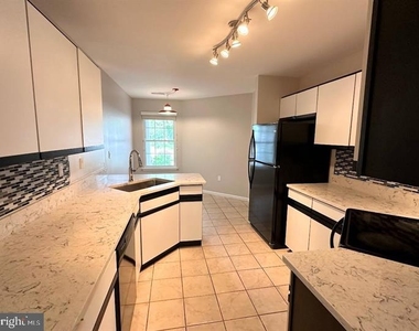 163 Hawthorne Court - Photo Thumbnail 9