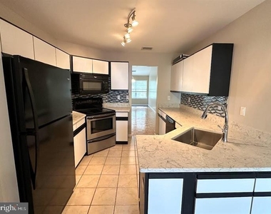 163 Hawthorne Court - Photo Thumbnail 8