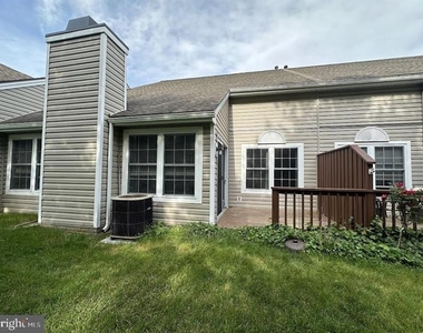 163 Hawthorne Court - Photo Thumbnail 35