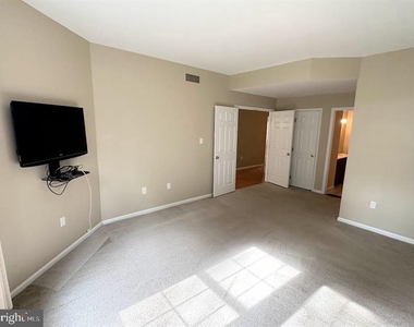 163 Hawthorne Court - Photo Thumbnail 16