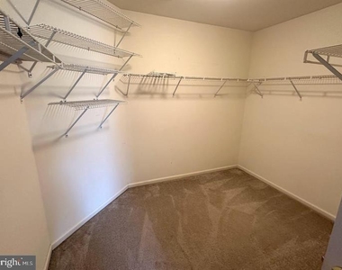 163 Hawthorne Court - Photo Thumbnail 33
