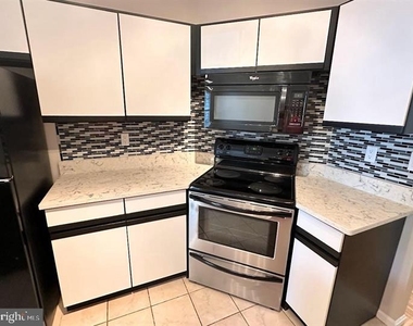 163 Hawthorne Court - Photo Thumbnail 10