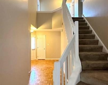 163 Hawthorne Court - Photo Thumbnail 25