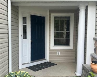 163 Hawthorne Court - Photo Thumbnail 5