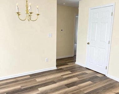938 Pine Valley Court - Photo Thumbnail 6