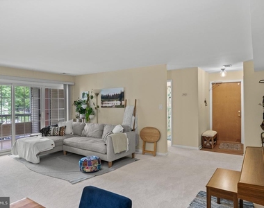 101 Claridge Court - Photo Thumbnail 8