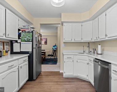 101 Claridge Court - Photo Thumbnail 11