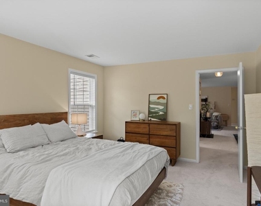 101 Claridge Court - Photo Thumbnail 15