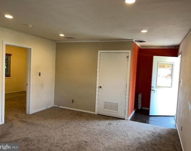 366 N Harrison Street - Photo Thumbnail 1