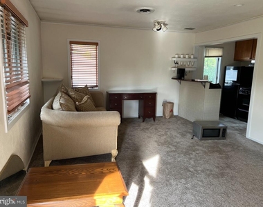 366 N Harrison Street - Photo Thumbnail 2