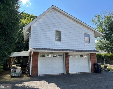 366 N Harrison Street - Photo Thumbnail 7
