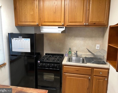 366 N Harrison Street - Photo Thumbnail 4