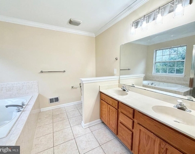 224 Fountayne Lane - Photo Thumbnail 16