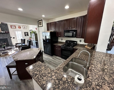355 Cristaudo Court - Photo Thumbnail 3