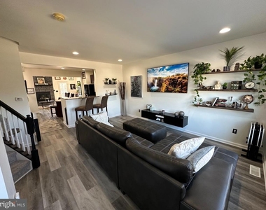 355 Cristaudo Court - Photo Thumbnail 7