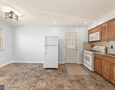 209 Union Avenue - Photo Thumbnail 6