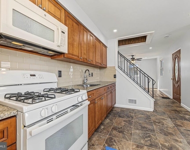 209 Union Avenue - Photo Thumbnail 8