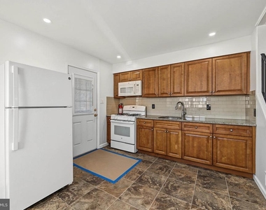209 Union Avenue - Photo Thumbnail 7