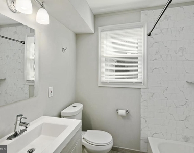 802 Collings Avenue - First Fooor Avenue - Photo Thumbnail 8