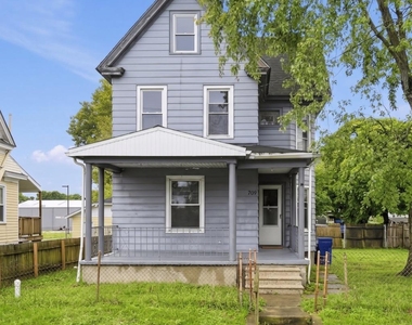 709 E Main Street E - Photo Thumbnail 1