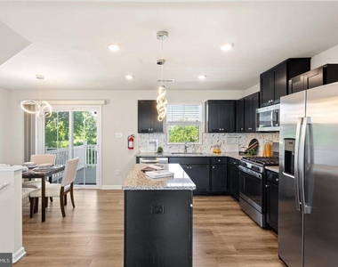 7 F Parsons Boulevard - Photo Thumbnail 1