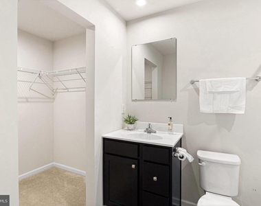 7 F Parsons Boulevard - Photo Thumbnail 15