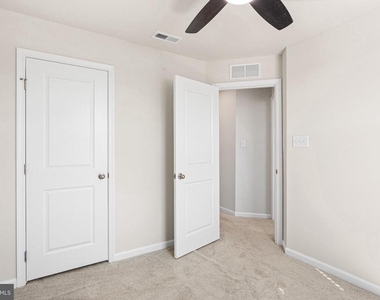 7 F Parsons Boulevard - Photo Thumbnail 18