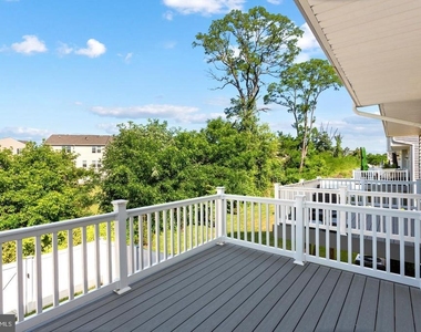 7 F Parsons Boulevard - Photo Thumbnail 12