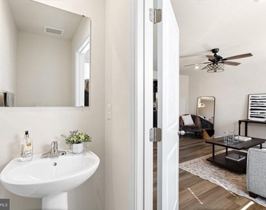 7 F Parsons Boulevard - Photo Thumbnail 11