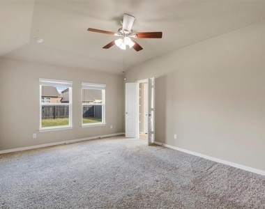 8233 Arezzo Dr - Photo Thumbnail 11