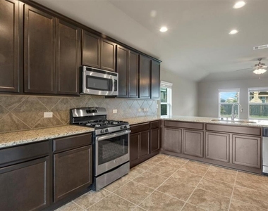 8233 Arezzo Dr - Photo Thumbnail 4