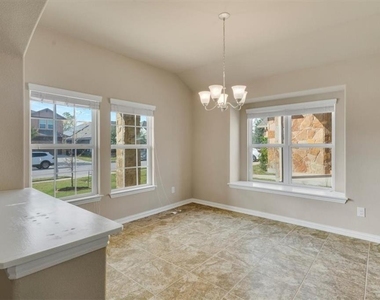 8233 Arezzo Dr - Photo Thumbnail 12