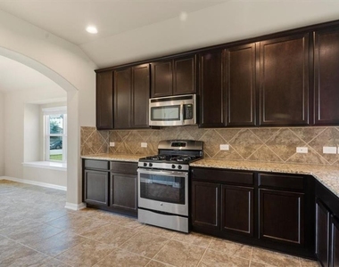 8233 Arezzo Dr - Photo Thumbnail 7