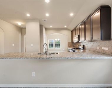 8233 Arezzo Dr - Photo Thumbnail 8