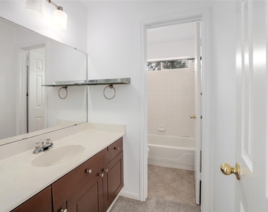 13401 Lamplight Village Ave - Photo Thumbnail 24