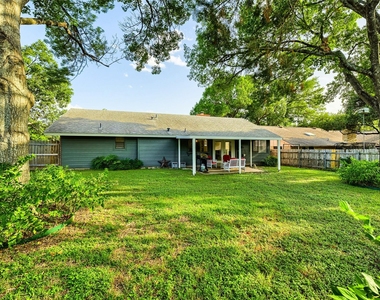 1300 Neans Dr - Photo Thumbnail 22