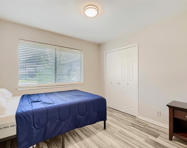 1300 Neans Dr - Photo Thumbnail 19