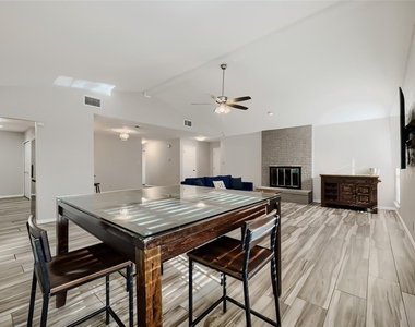 1300 Neans Dr - Photo Thumbnail 6