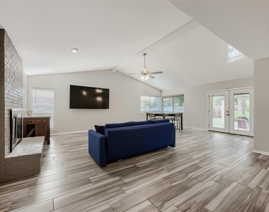 1300 Neans Dr - Photo Thumbnail 2